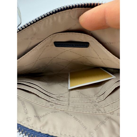 RETAIL $178 Michael MICHAEL KORS Extra Large Zip Clutch*Studded Hearts! BNWT - Picture 12 of 14